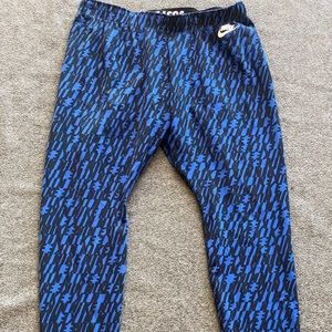 Nike Women’s size XL leggings